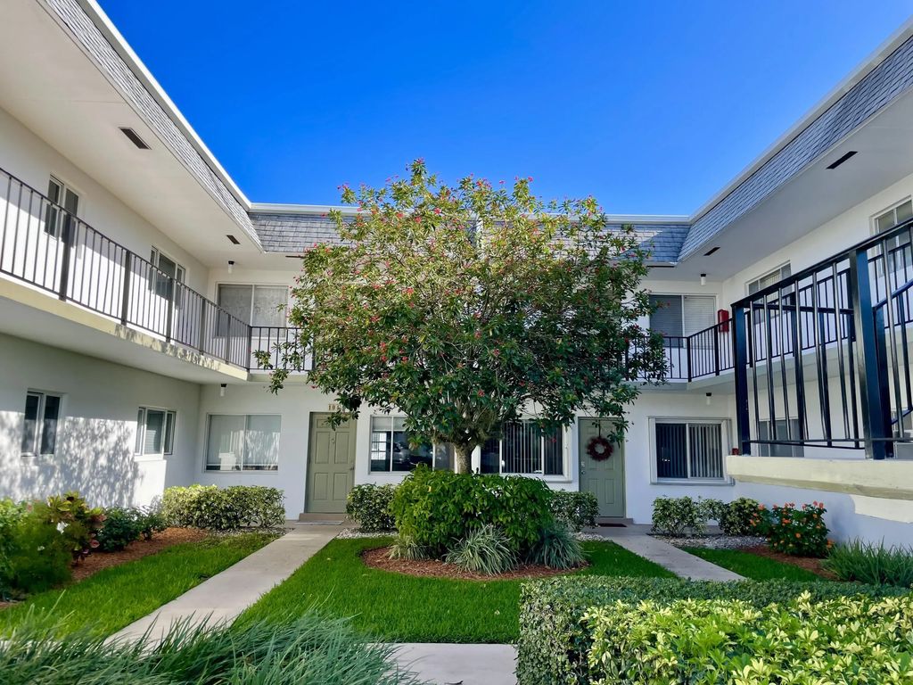 2920 Cynthia Lane #203, Lake Worth Beach