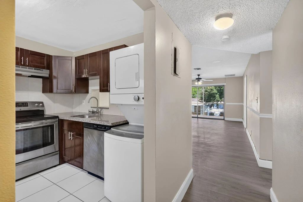 7830 Nw 33rd Street #108, Davie