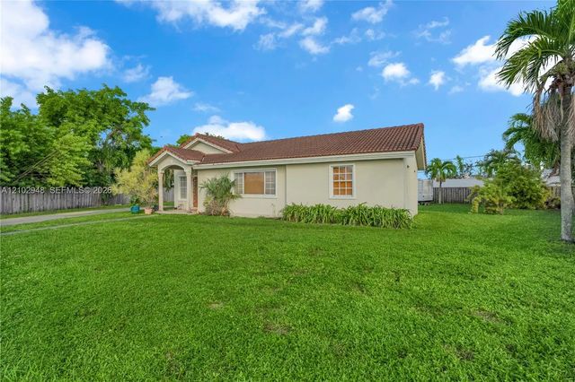 2 of 40 - 11525 Sw 49th Terrace, Miami, FL