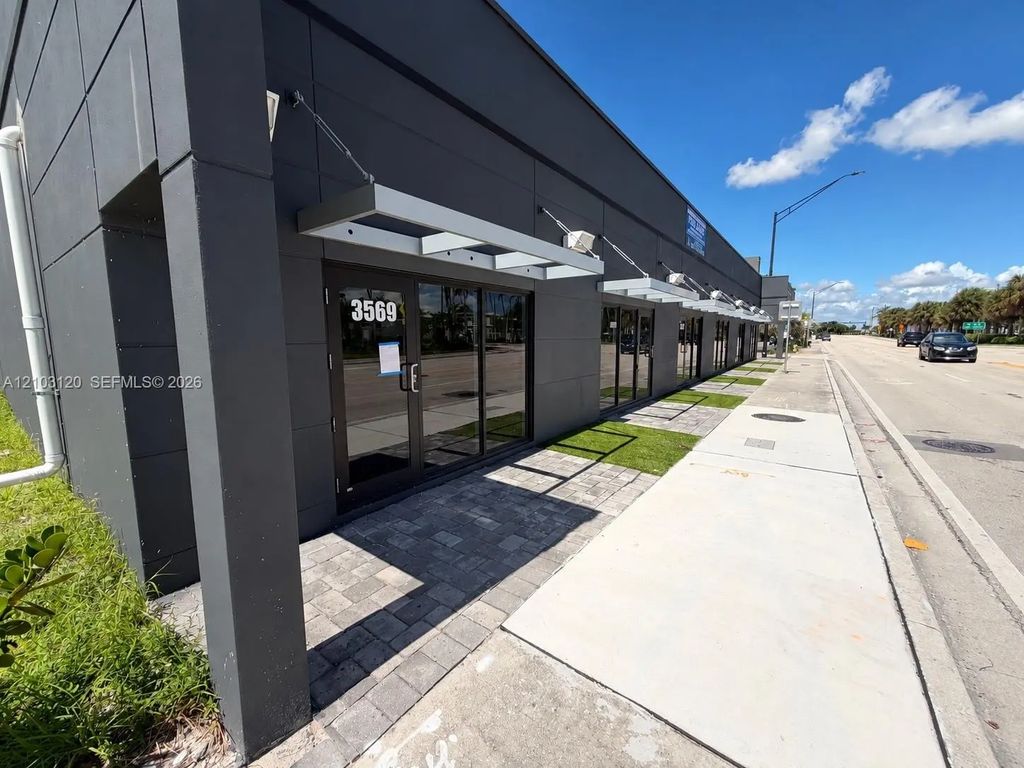 3569 N Dixie Highway, Oakland Park