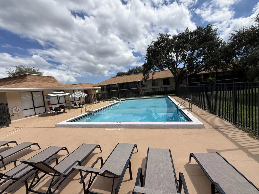 5981 Washington Street #207, Hollywood
