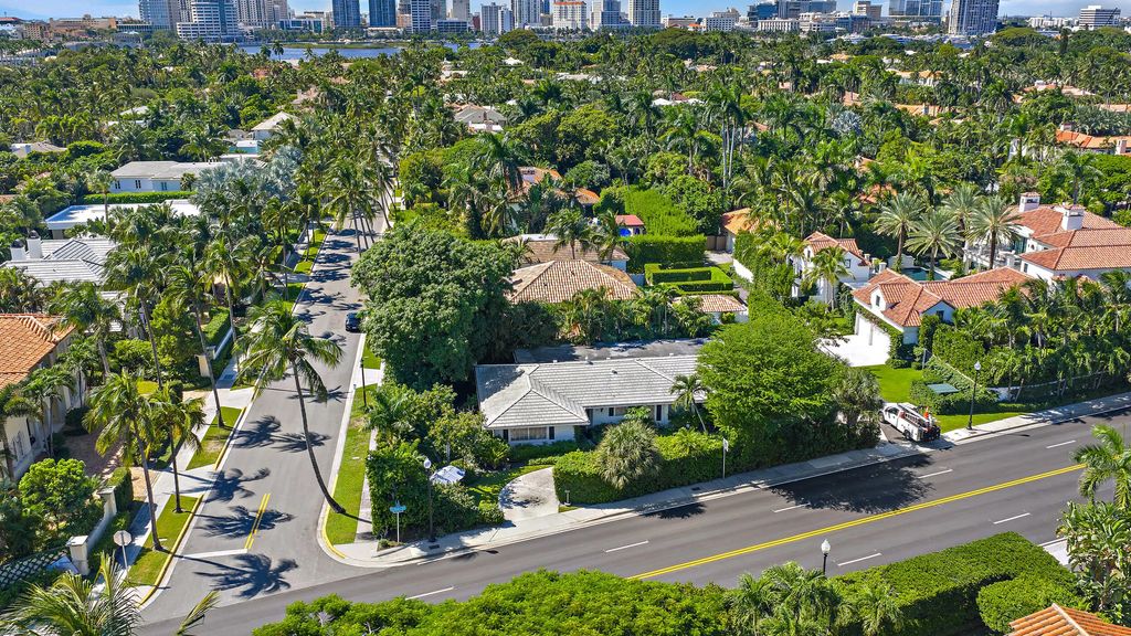 190 S County Road, Palm Beach