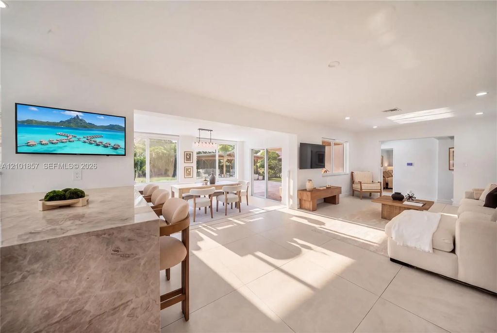649 Azalea Court, Plantation