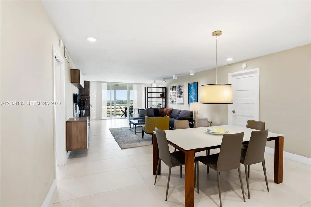3507 Oaks Way #802, Pompano Beach
