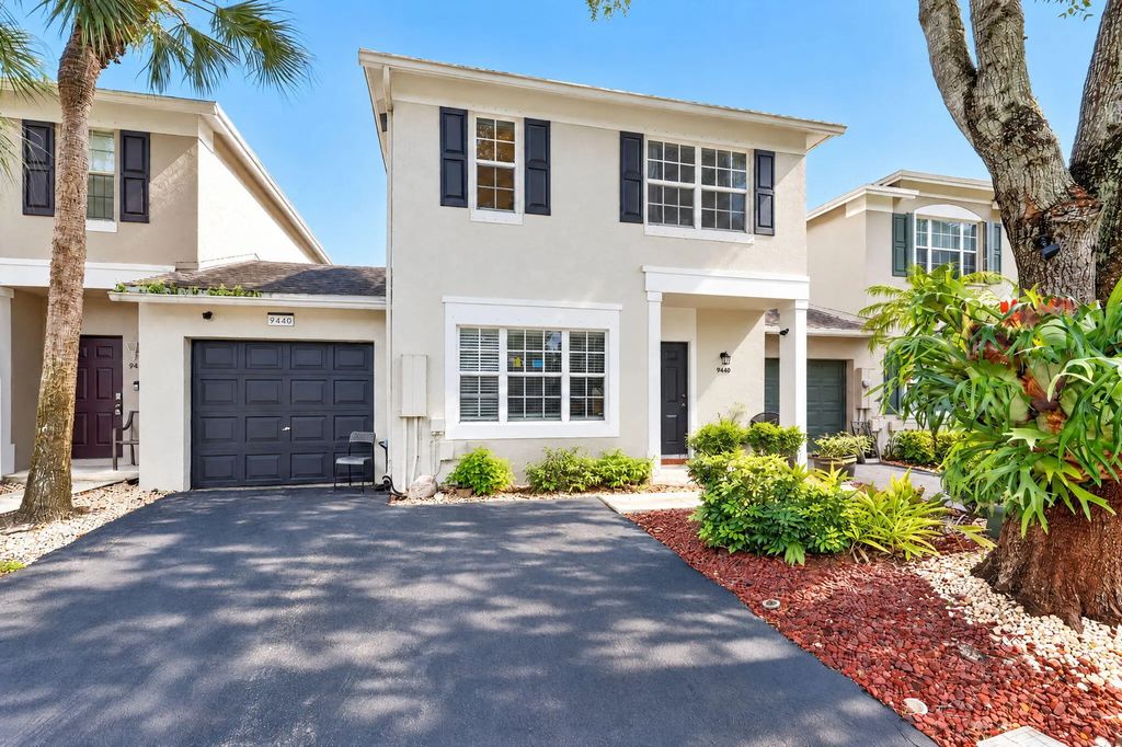 9440 E Plum Harbor Way, Tamarac