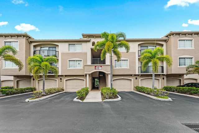 200 Crestwood Court N #211, Royal Palm Beach