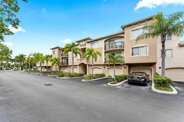4 of 49 - 200 Crestwood Court N #211, Royal Palm Beach, FL
