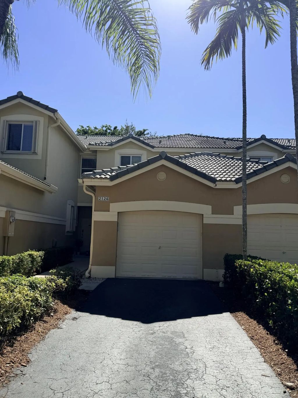 2124 Hacienda Terrace, Weston