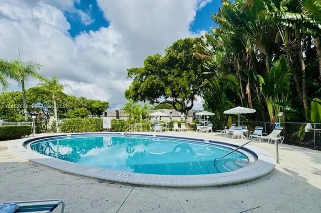 3123 Oakland Shores Drive #d202, Oakland Park