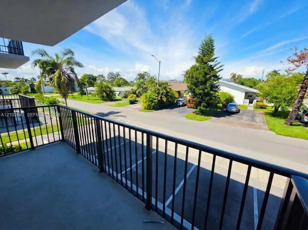 1100 Ne 1st Court #219, Hallandale Beach