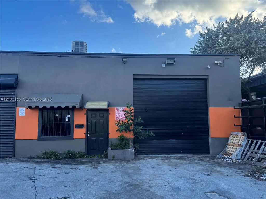 1134 E 26th Street, Hialeah