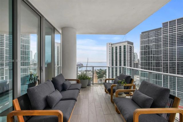 3 of 40 - 851 Ne 1st Avenue #3211, Miami, FL