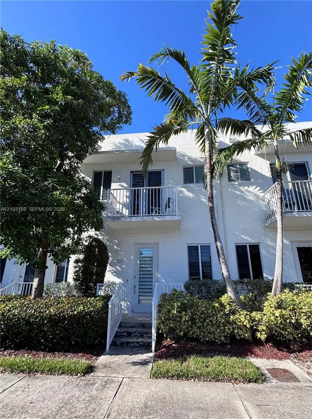 2641 Ne 212th Terrace #207, Miami