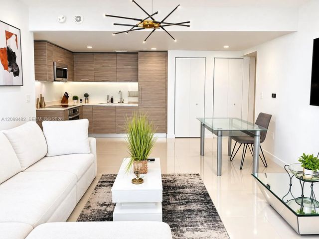 3 of 10 - 1300 S Miami Avenue #3107, Miami, FL