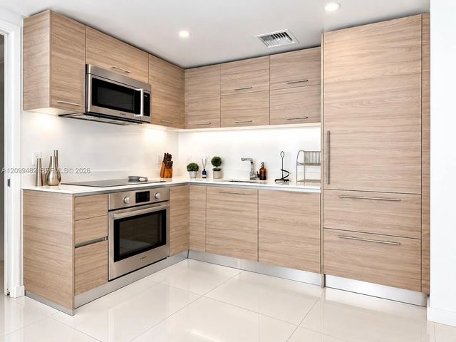 4 of 10 - 1300 S Miami Avenue #3107, Miami, FL