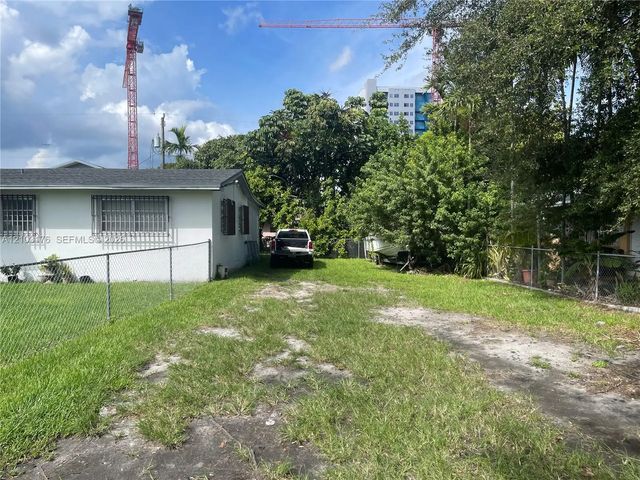 3 of 16 - 10759 Sw 7th Street, Sweetwater, FL