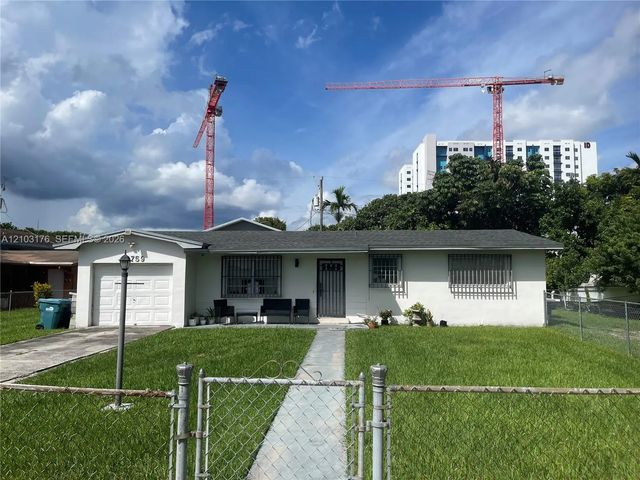 4 of 16 - 10759 Sw 7th Street, Sweetwater, FL