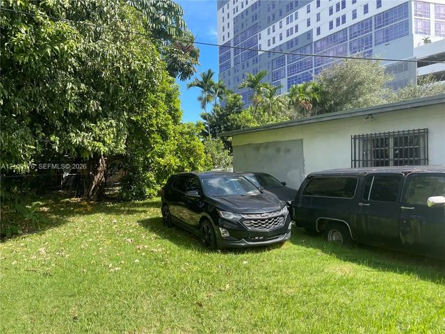 5 of 16 - 10759 Sw 7th Street, Sweetwater, FL