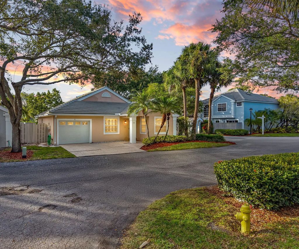 28 Governors Court, Palm Beach Gardens