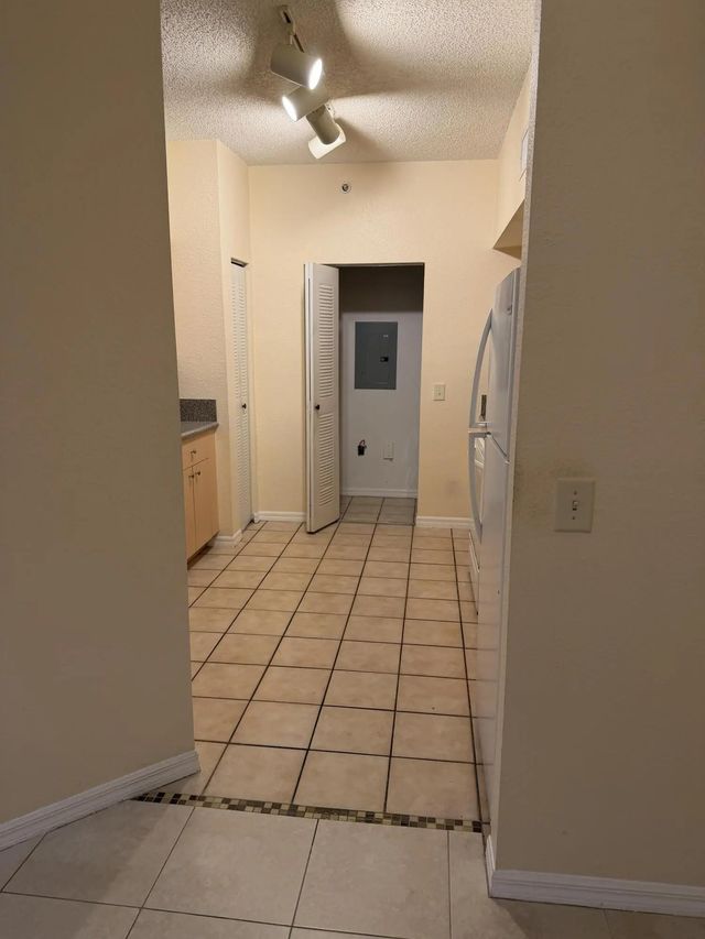 4 of 13 - 350 Crestwood Circle #308, Royal Palm Beach, FL