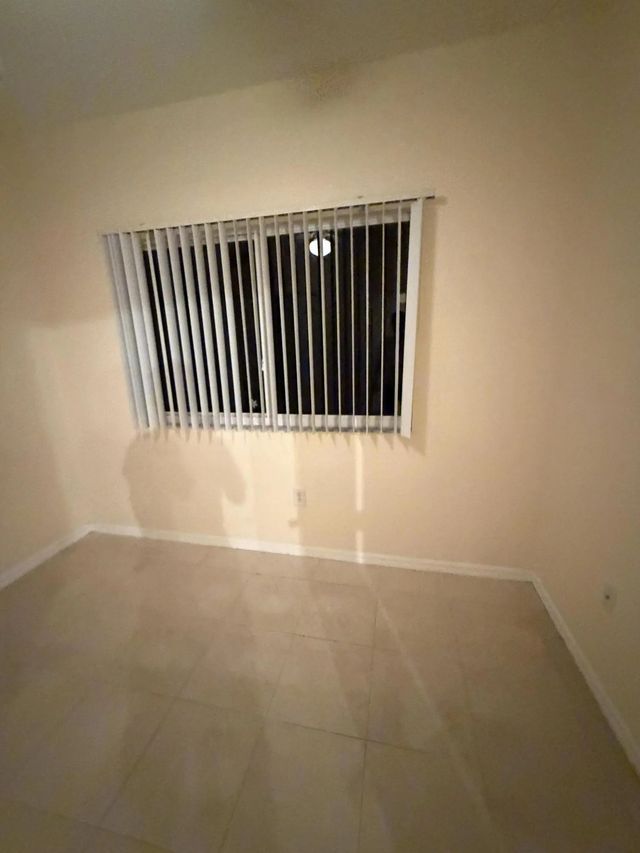 5 of 13 - 350 Crestwood Circle #308, Royal Palm Beach, FL