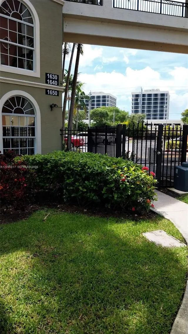 1640 Presidential Way #103, West Palm Beach