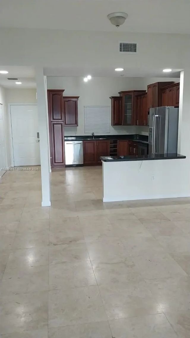 4 of 35 - 1640 Presidential Way #103, West Palm Beach, FL