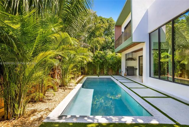 3 of 45 - 569 Nw 44th Street, Miami, FL