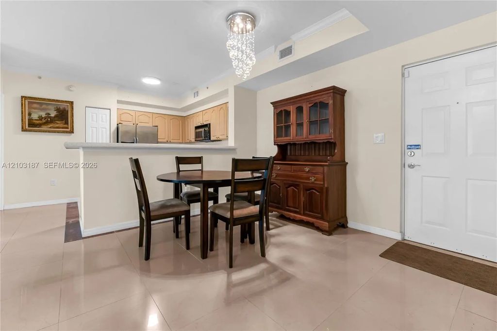 6841 Sw 44th Street #111, Miami