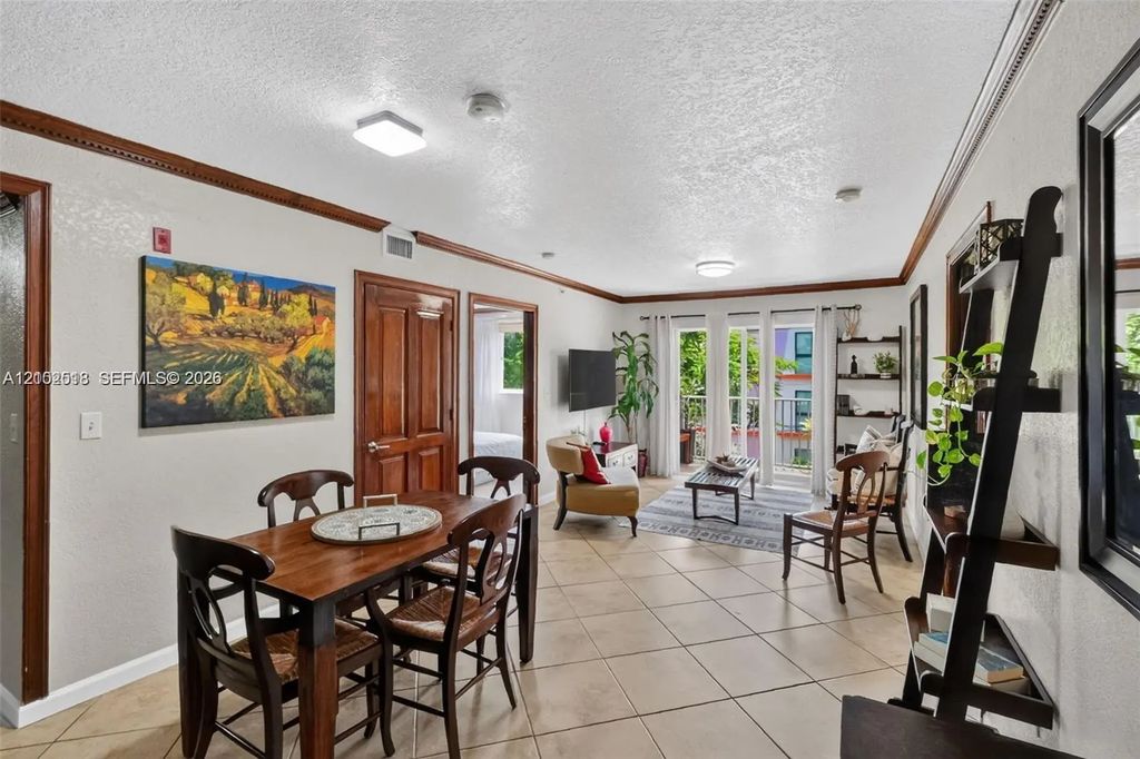 1060 Nw 7th Street #205, Miami