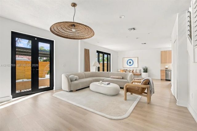 6434 Sw 38th Street, Miami
