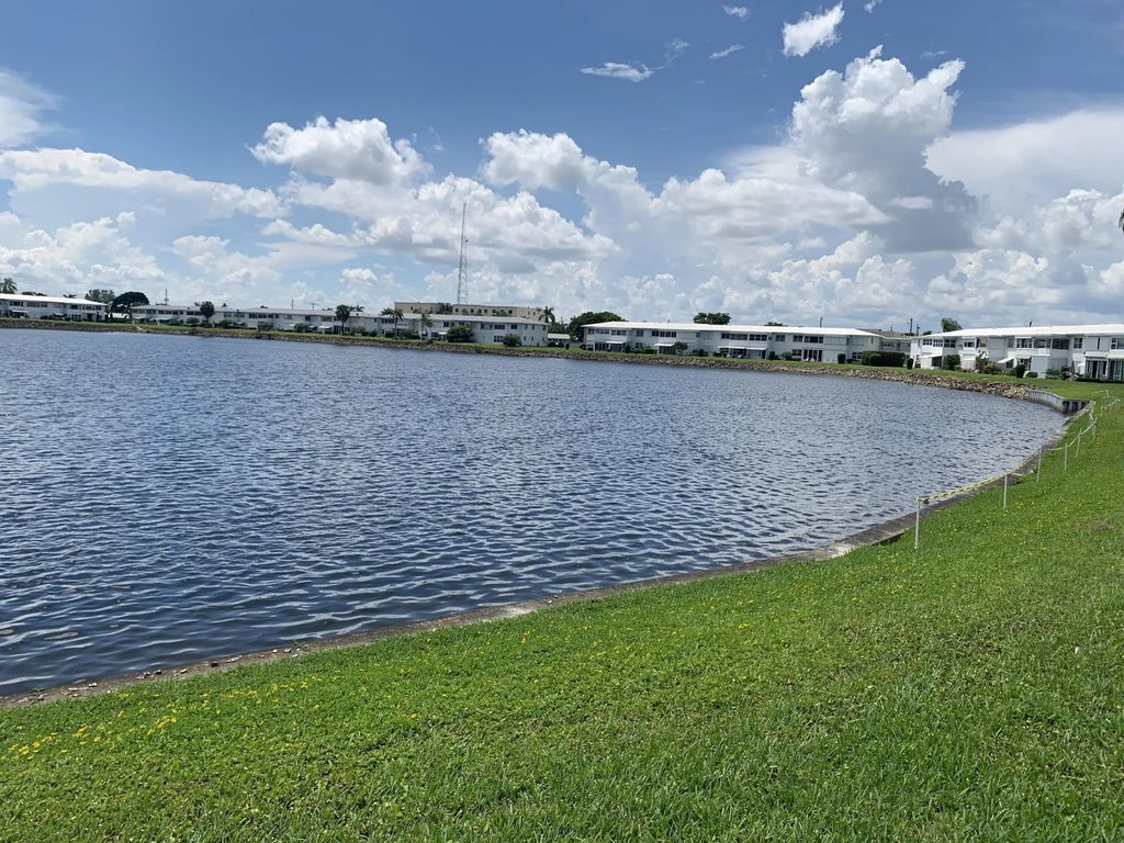 1114 Lake Terrace #211, Boynton Beach