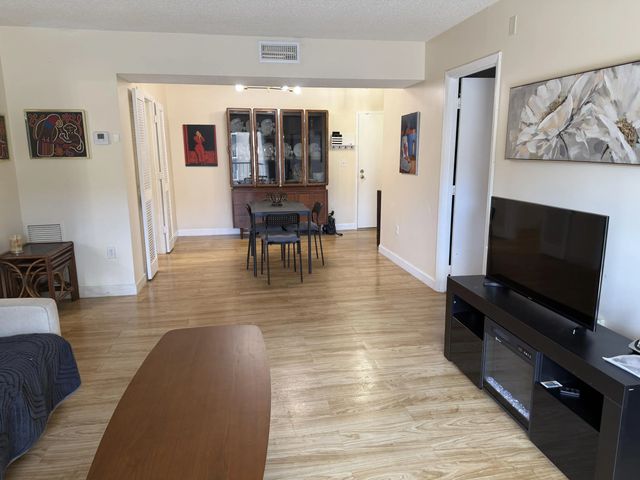 4 of 28 - 4154 Inverrary Drive #303, Lauderhill, FL