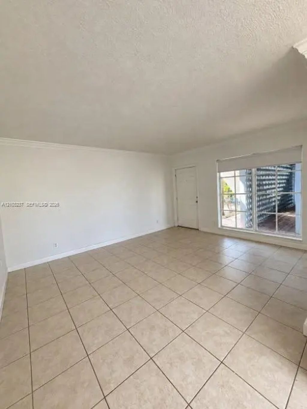 105 Ne 12th Avenue #5, Hallandale Beach