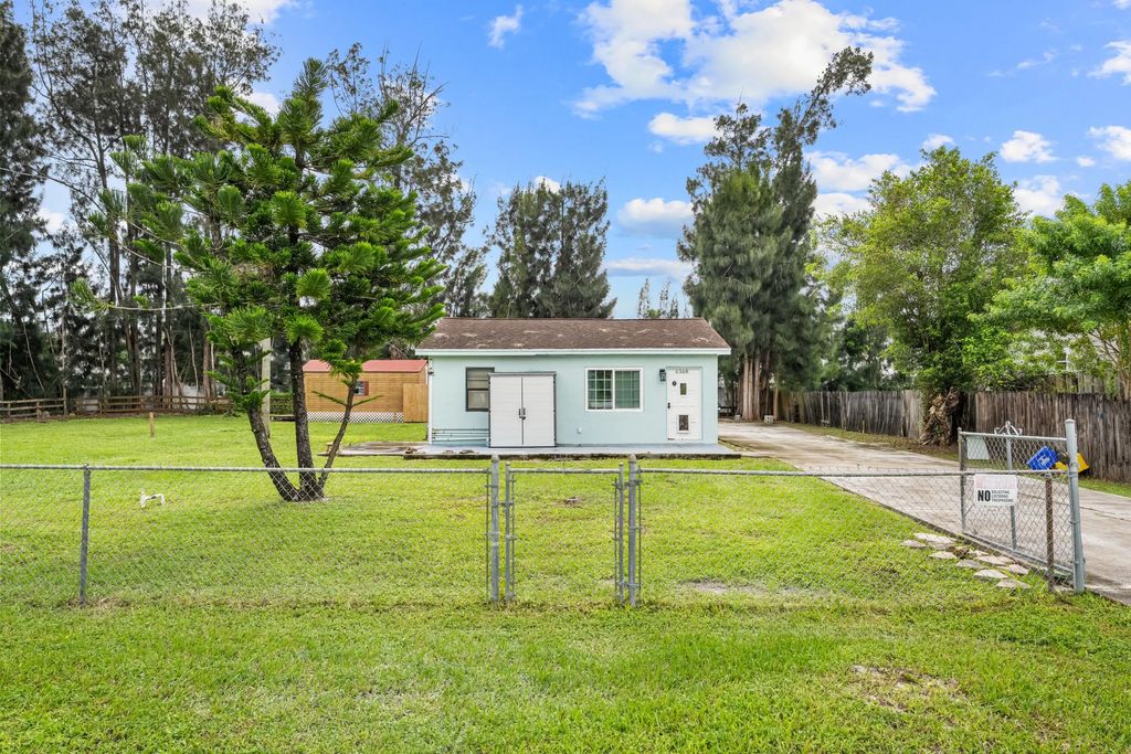6368 Bishoff Road, West Palm Beach