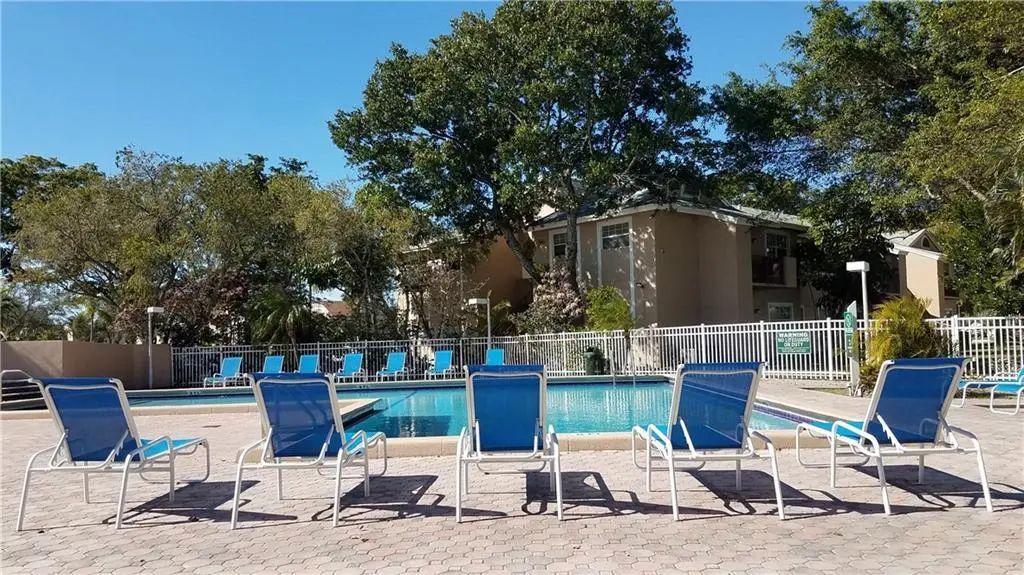 1731 Nw 96th Terrace #2c, Pembroke Pines