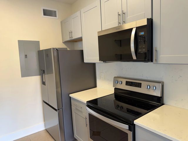 4 of 24 - 1000 Scotia Drive #102, Hypoluxo, FL