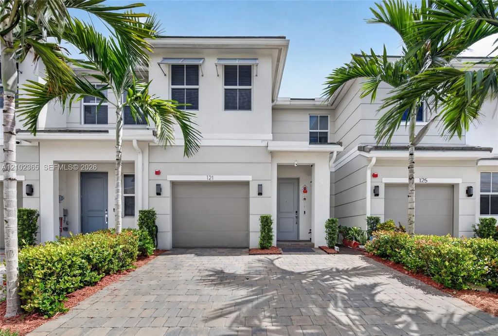 121 Sw 170th Avenue, Pembroke Pines
