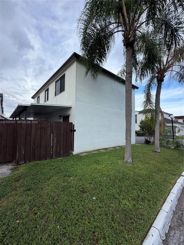 5 of 26 - 14815 Sw 90th Terrace, Miami, FL