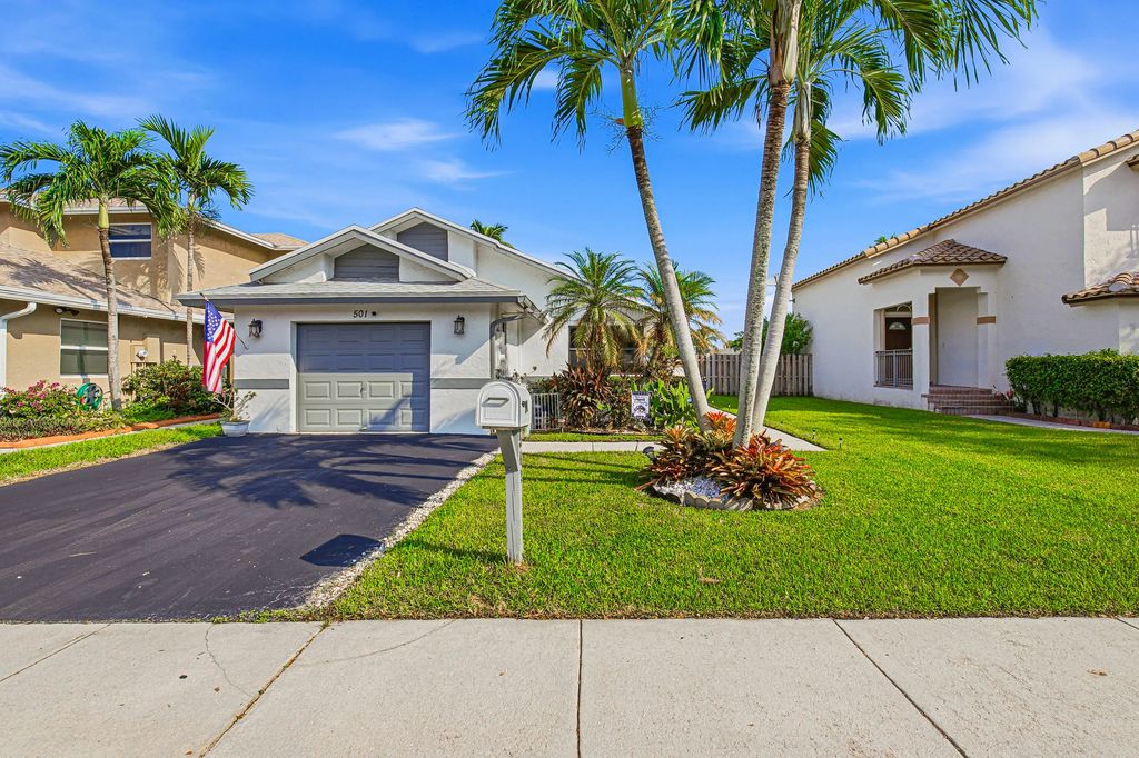 501 Lakeside Circle, Sunrise