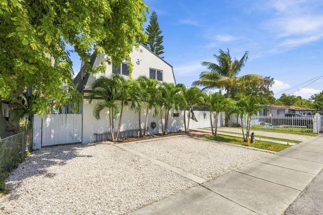 2805 Nw 11th Street, Miami