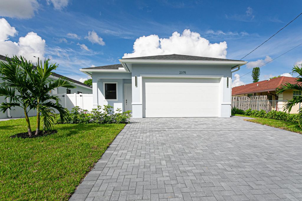 2375 Faith Avenue, Schall Circle
