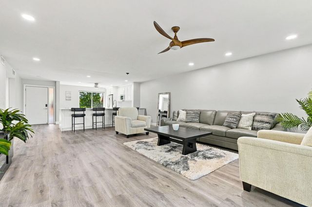 3 of 15 - 11172 Green Lake Drive #203, Boynton Beach, FL