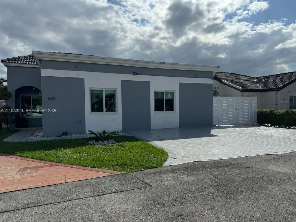 667 Nw 124th Avenue, Miami