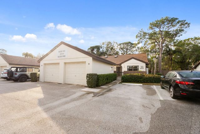 2054 Sw Silver Pine Way #123h, Palm City