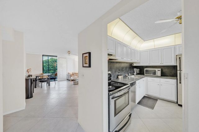 4 of 40 - 5280 Las Verdes Circle #320, Delray Beach, FL