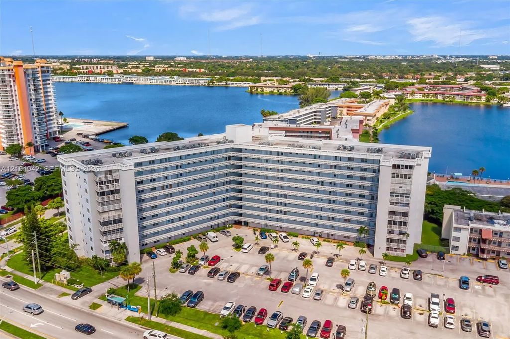 1401 Ne Miami Gardens Drive #892, Miami