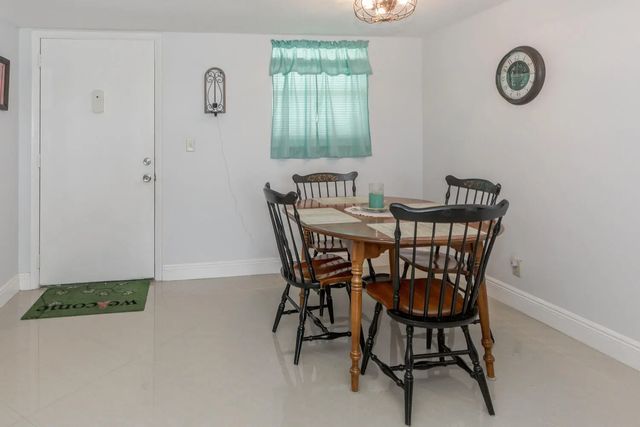 4 of 40 - 711 Lori Drive #408, Palm Springs, FL