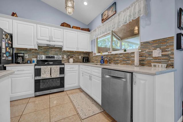 2 of 29 - 8026 Marshwood Lane, Lake Worth, FL