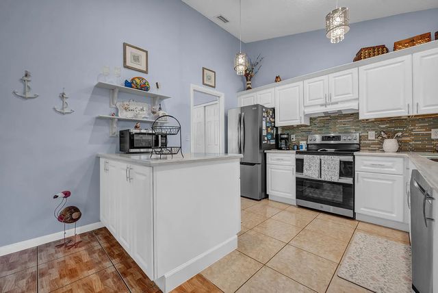 4 of 29 - 8026 Marshwood Lane, Lake Worth, FL
